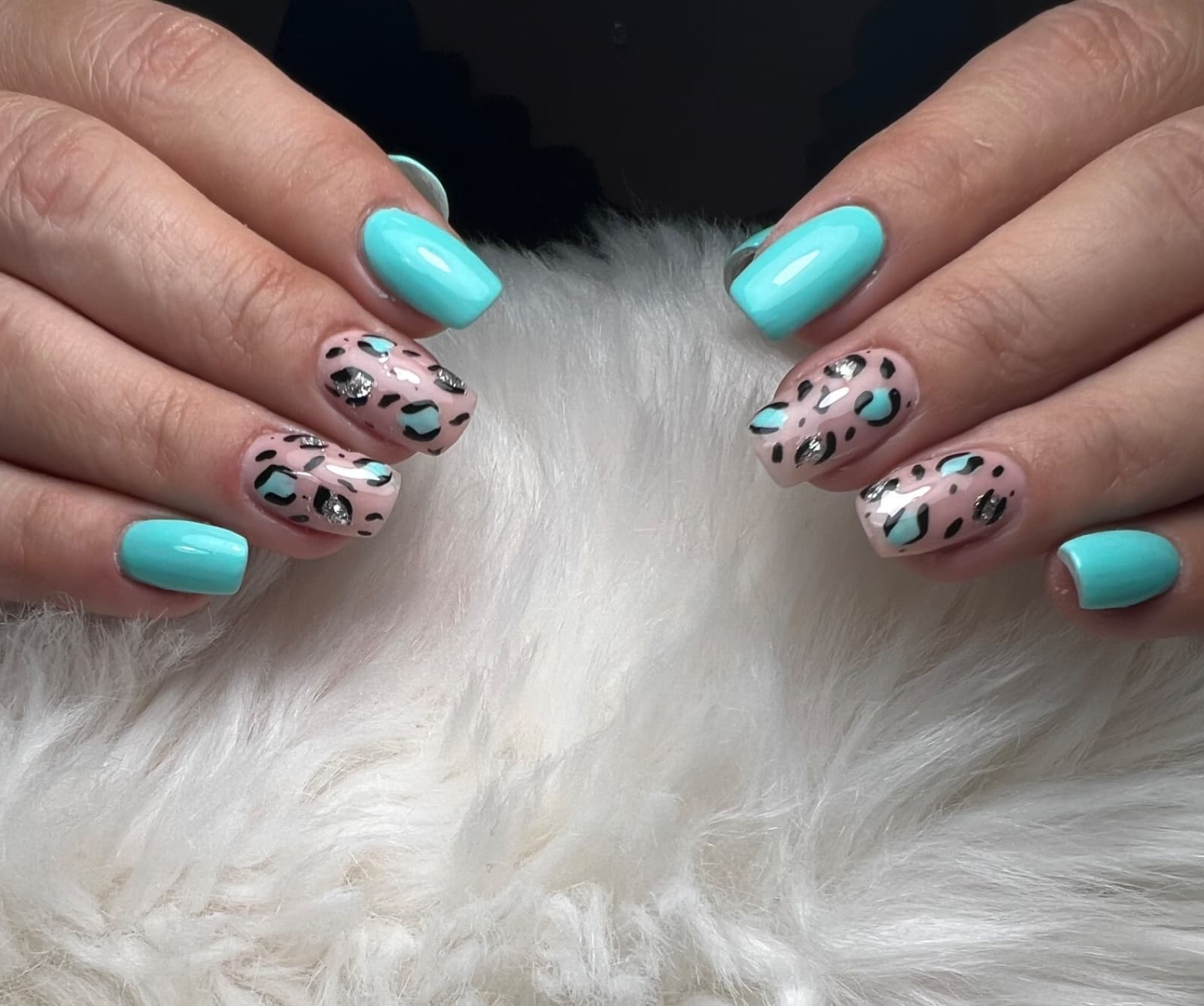 Réalisation en onglerie — L'atelier Harmo'nails, Parempuyre